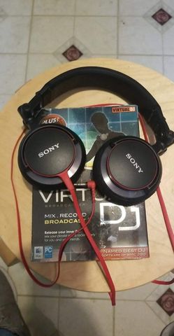 Virtual Dj & Sony Headphones 