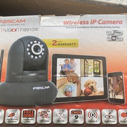 NEW in Box - Foscam FI8910W Pan & Tilt IP/Network Camera with Two-Way Audio and Night Vision