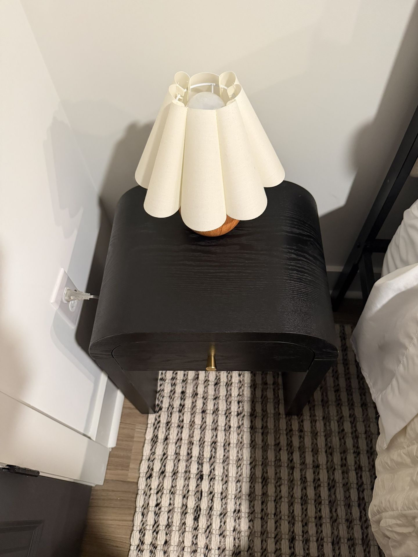 Kailee Side Table & Lamp