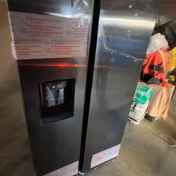 Samsung 27.4-cu ft Standard-Depth 36-in Wide Side-by-Side Refrigerator with Ice Maker ,Water