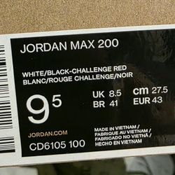 Jordan Max 200
White Challenge Red Black