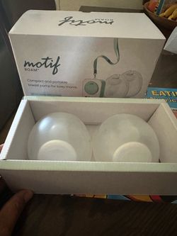 Compacto portable breast pump