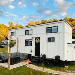 28’ Modern Tiny House / Camper / RV