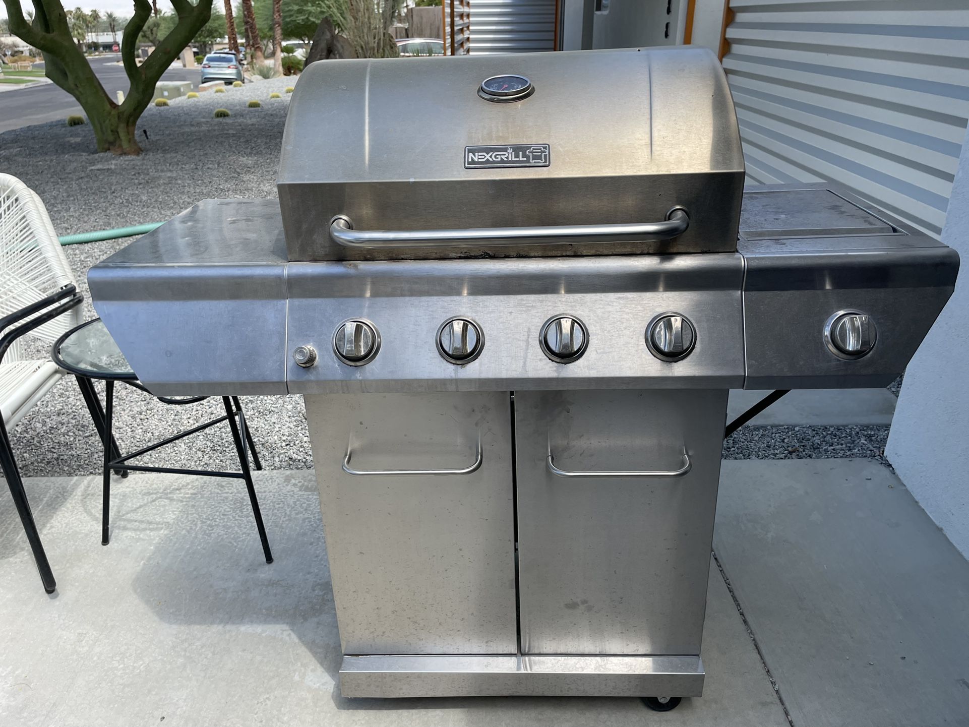 NexGrill 4 Burner Stainless Steel Gas Grill for Sale in Rancho Mirage