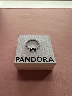 Pandora black bow ring