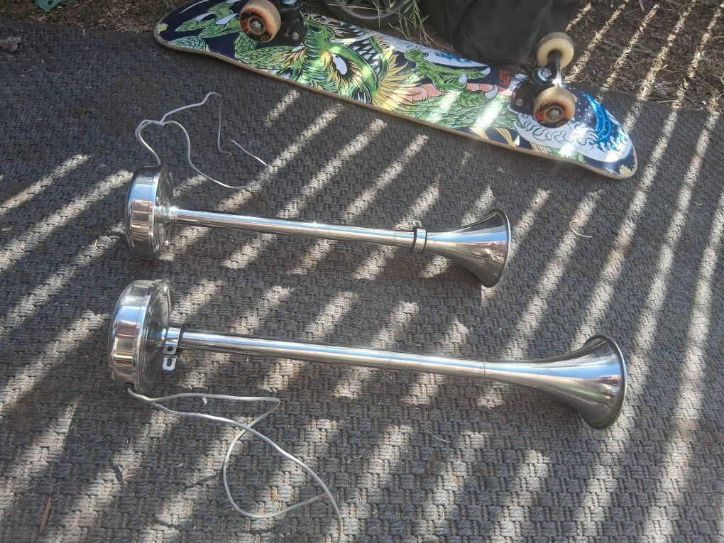 Vintage Fiamm Air Horn Pair