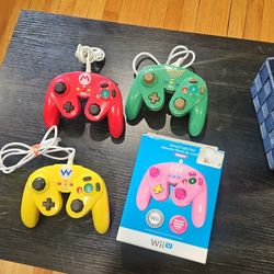 WII. Wired Fight Pads.  
