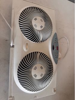 Bionaire Twin Window Fan – Excellent Condition
