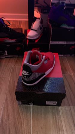 Jordan 3 exclusive CHItown edition size 8.5