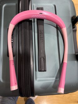 Pink flexible neck book light