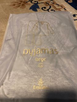 EMIRATES 1st travel pajamas large