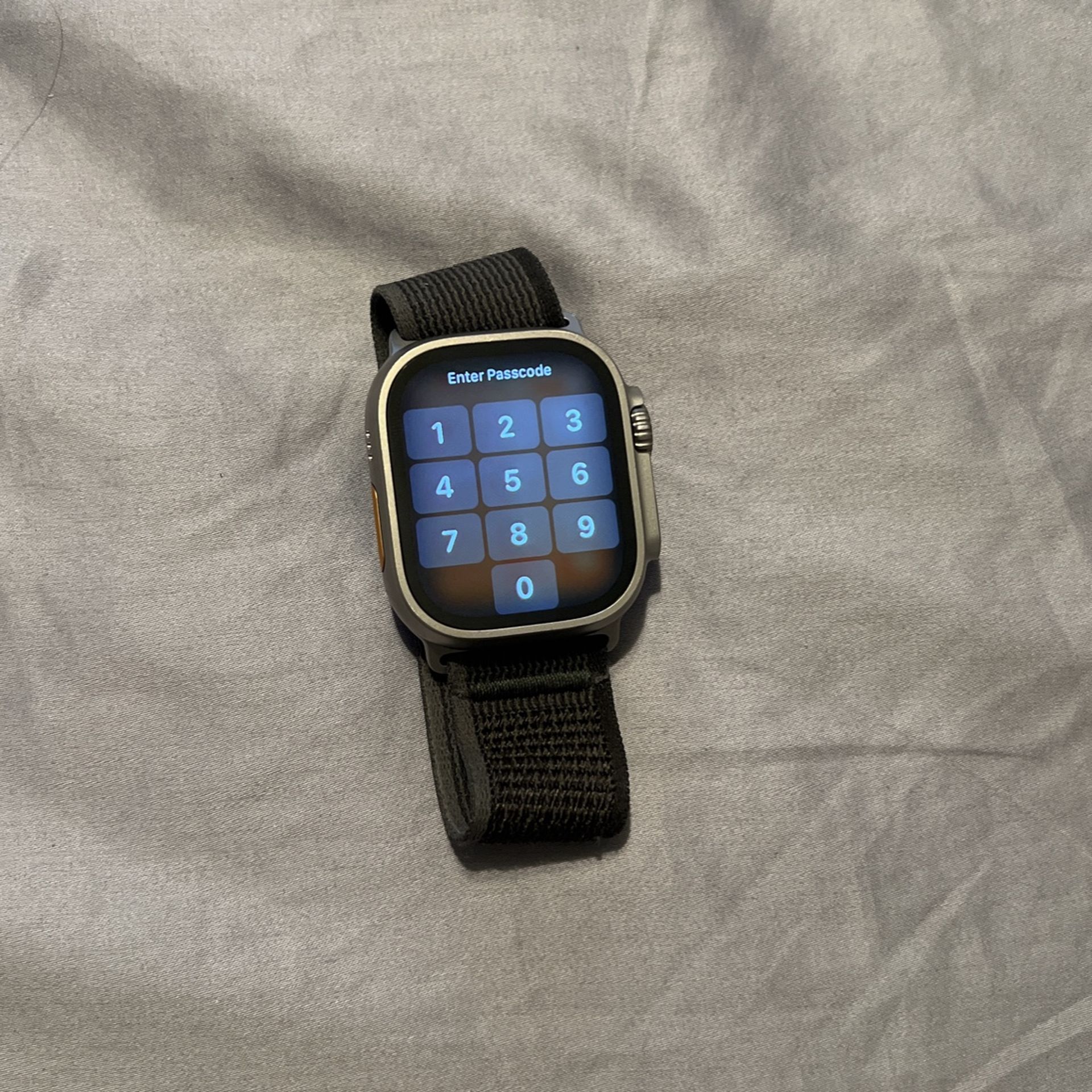 Apple Watch Ultra w/ GPS & Cellular 49mm