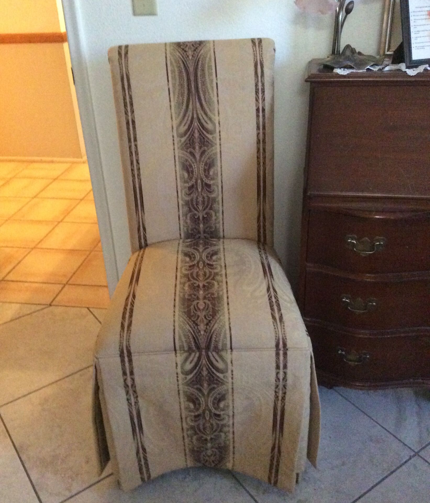 ACCENT CHAIR, HIGH BACK