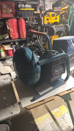Makita pancake compressor- Mac 1000