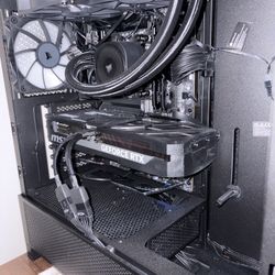 Selling my 5070 AMD R7 7800x3D build