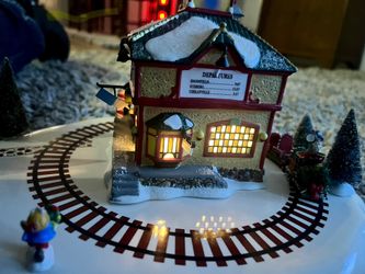 Dept 56 North Pole Series North Star Commuter Train Station 56782 Very Nice. Christmas. READ