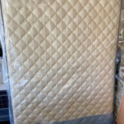 Brand New Queen Size Plush Mattress 