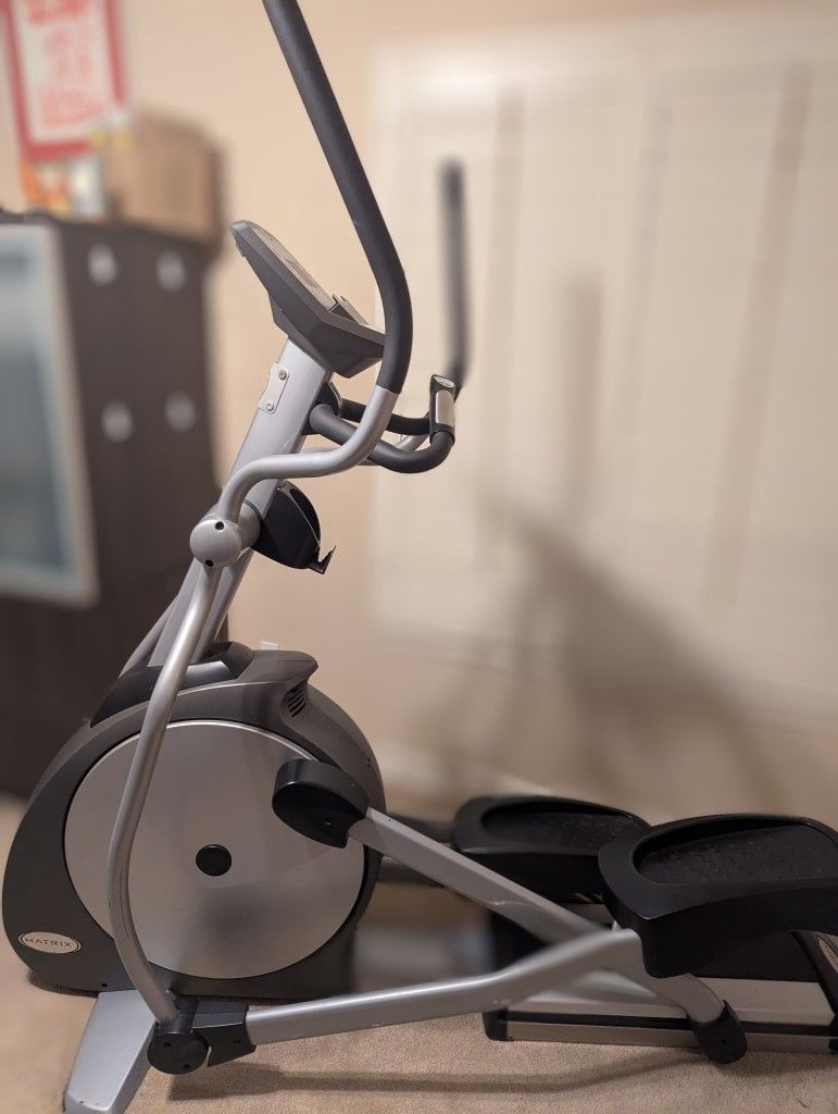 Matrix e3xc-01 Elliptical Cross Trainer