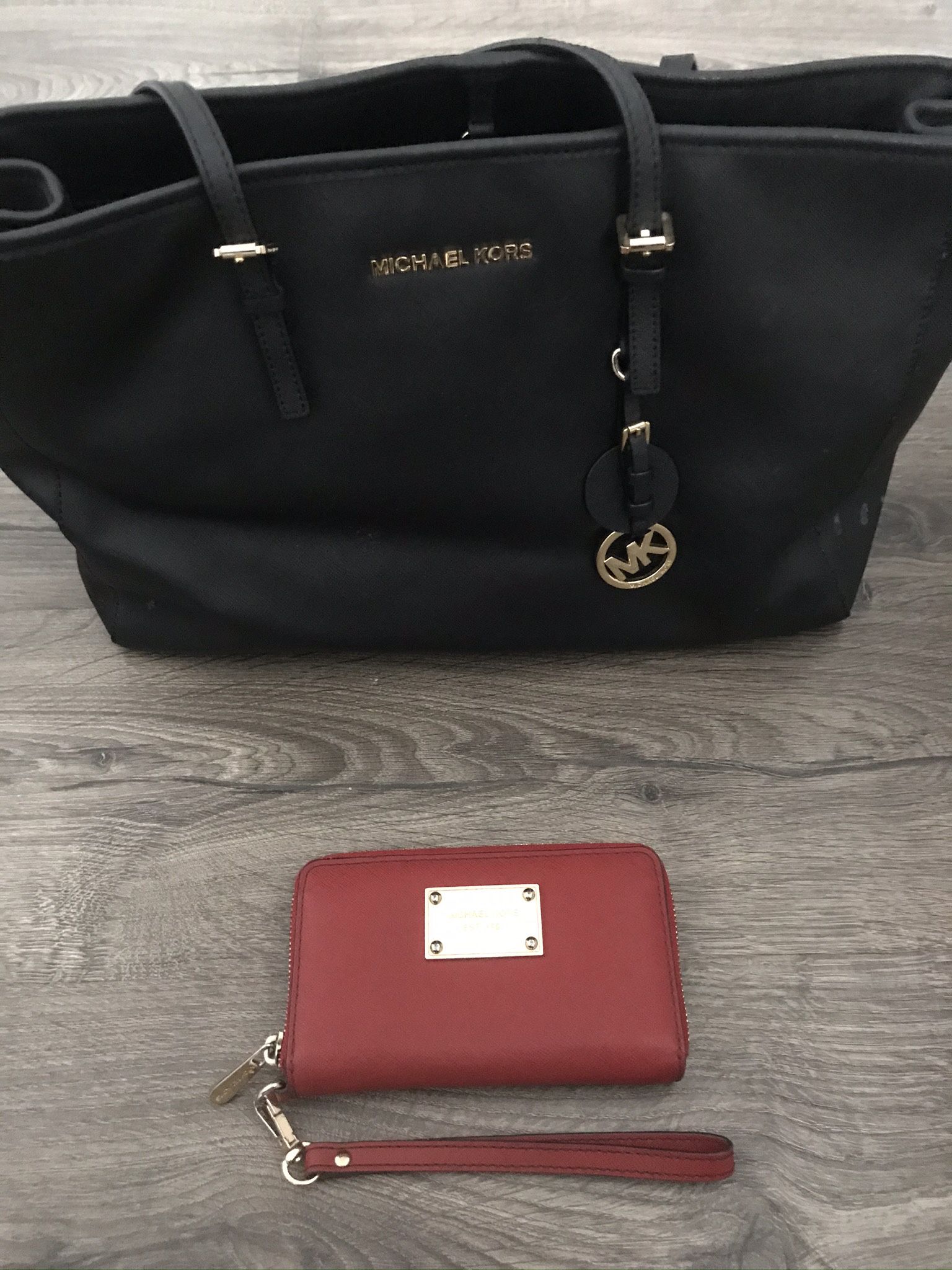  Michael Kors purse and wallet set