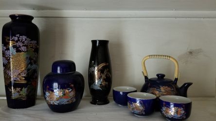 Miscellaneous oriental pieces sold individually or as a set