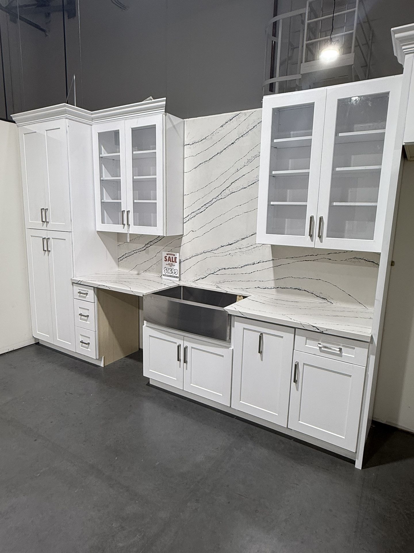 White Shaker Display for Sale – Huge Discount!