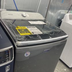 New Scratch And Dent Maytag Washer. 1 Year Warranty 