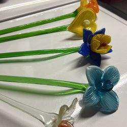 5 Gorgeous Hand Blow Glass Art Flowers