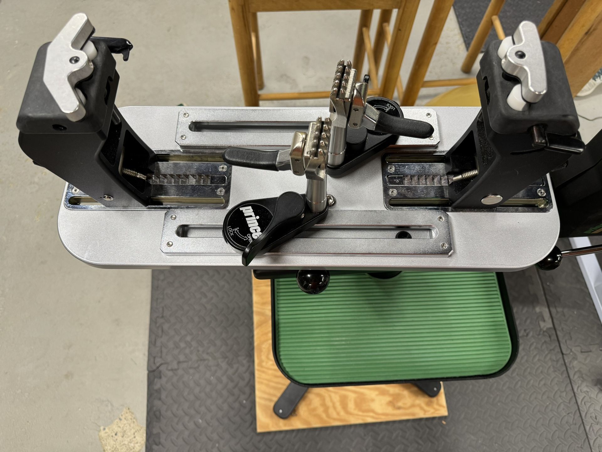 Prince Neos 1500 Tennis Racquet/Racket Stringing Machine for Sale