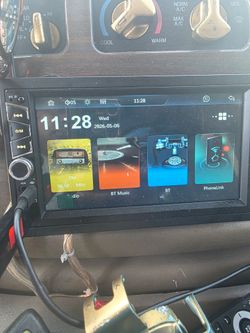 Like new Bluetooth car radio W camera