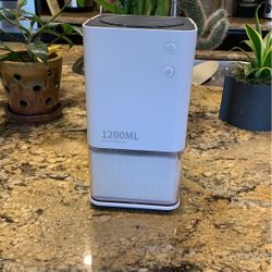 Dehumidifiers,40 OZ Small Dehumidifiers for Home up to 5-30 sq m,Portable Quiet Mini Dehumidifier with Auto Shut Off and a Easy Clean Washable Filter