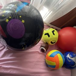 Football / soccer balls all for $10