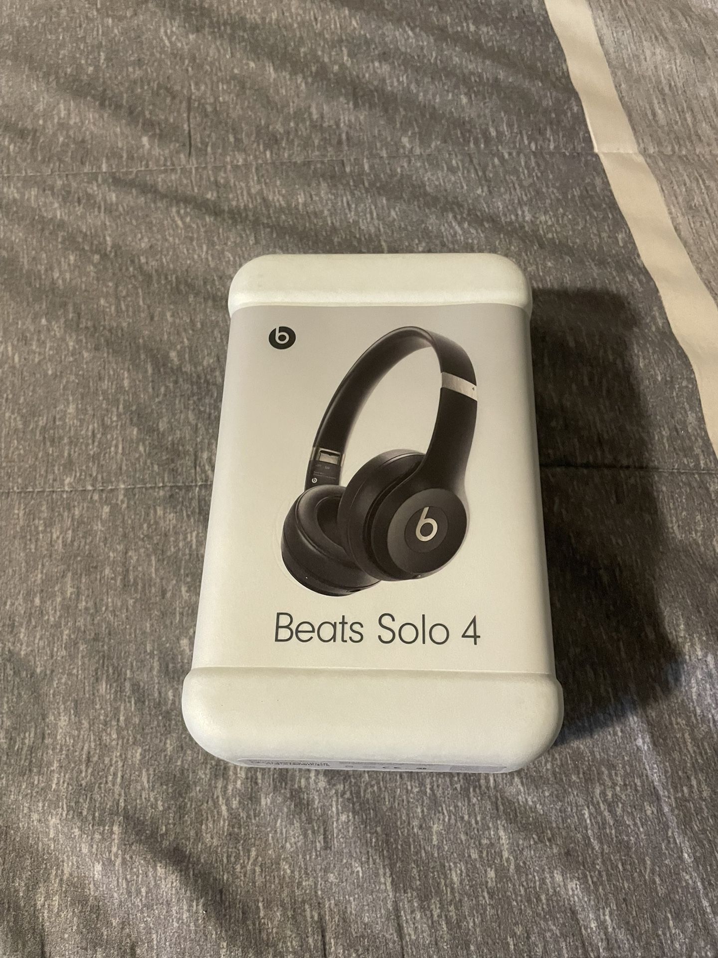 Beats Studio 4 (Never opened)