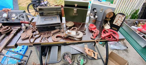 Huge yard sale today 1820 98th pl sw 98204