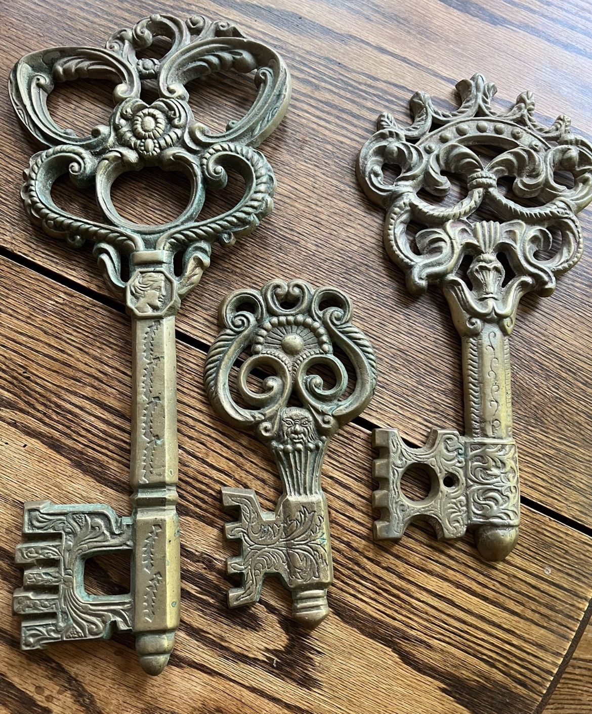 Large Brass Vintage Wall Hanging Keys 