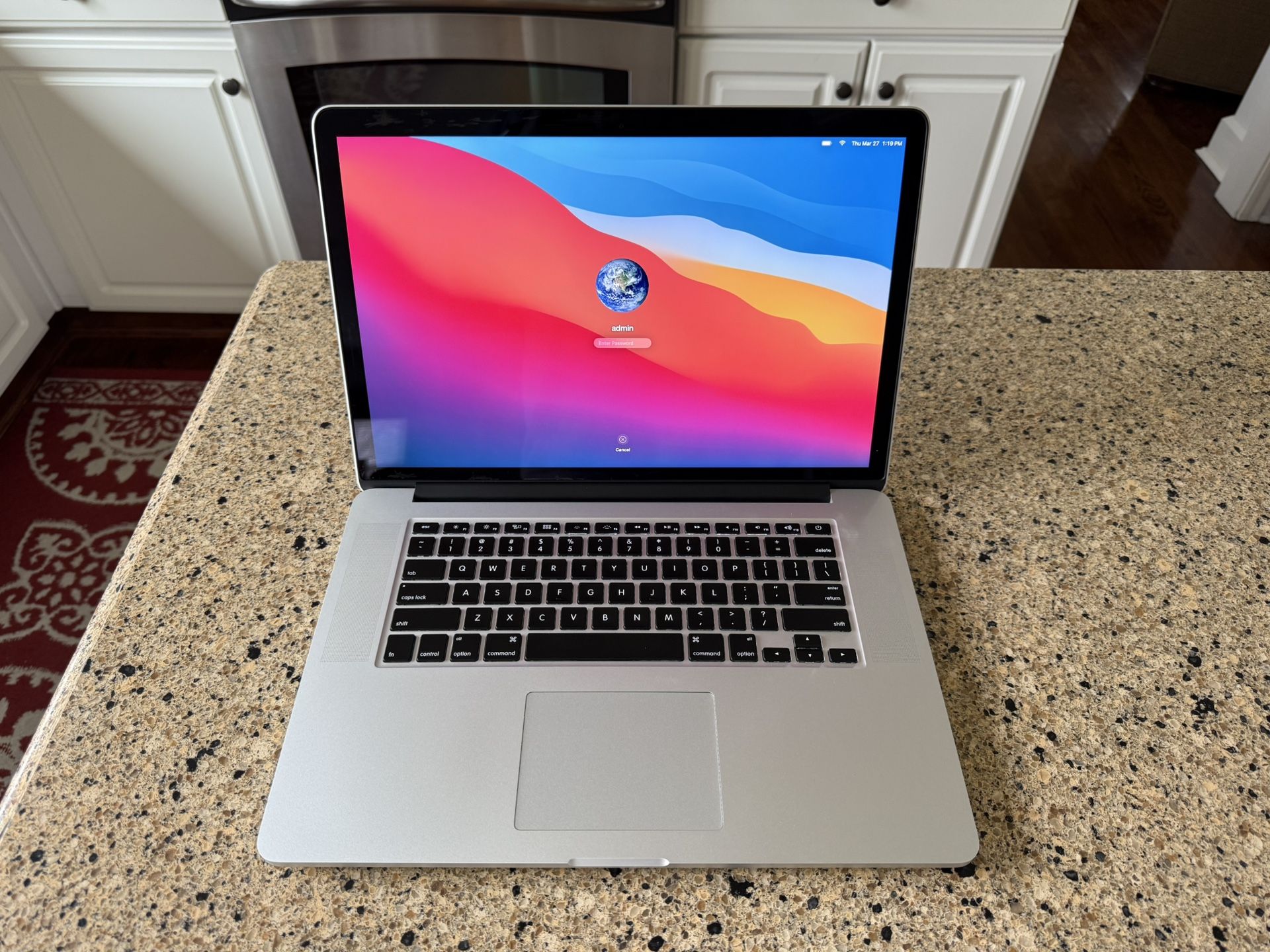 Apple MacBook Pro 15” Intel i7 16GB Memory