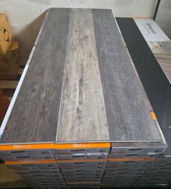 Lifeproof Bradbury Hill Wood 22 MIL 7.1 in. W x44 in. Click Lock L Waterproof LVP Flooring