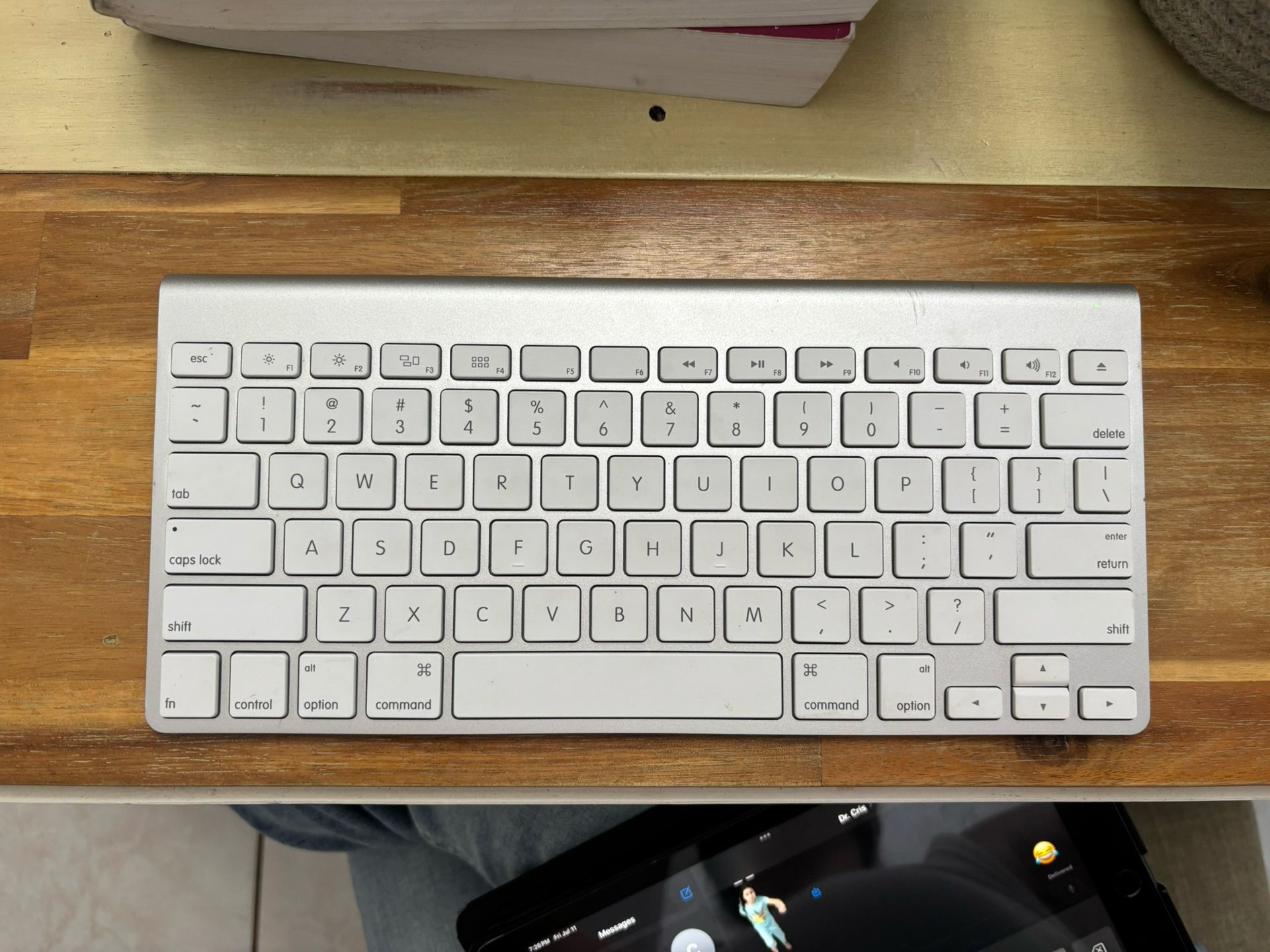 Apple Wireless Keyboard With Bluetooth