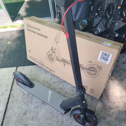 Electric Scooter 19mph Up to 25 miles range