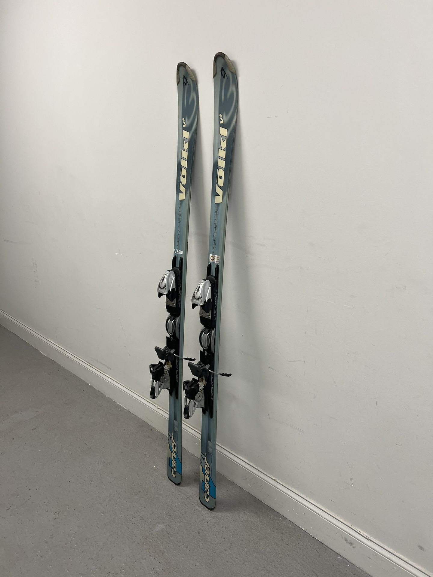 VOLKL Carver V3 20-20 163 Skis, MARKER Motion 1200 Bindings