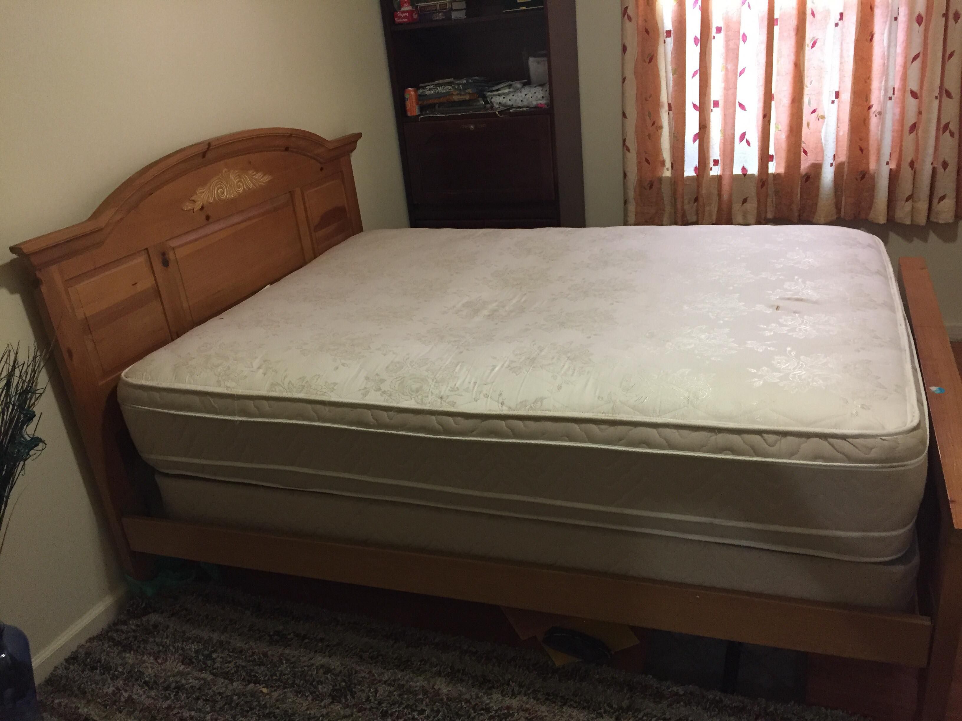 Full wooden bed and mattress discount