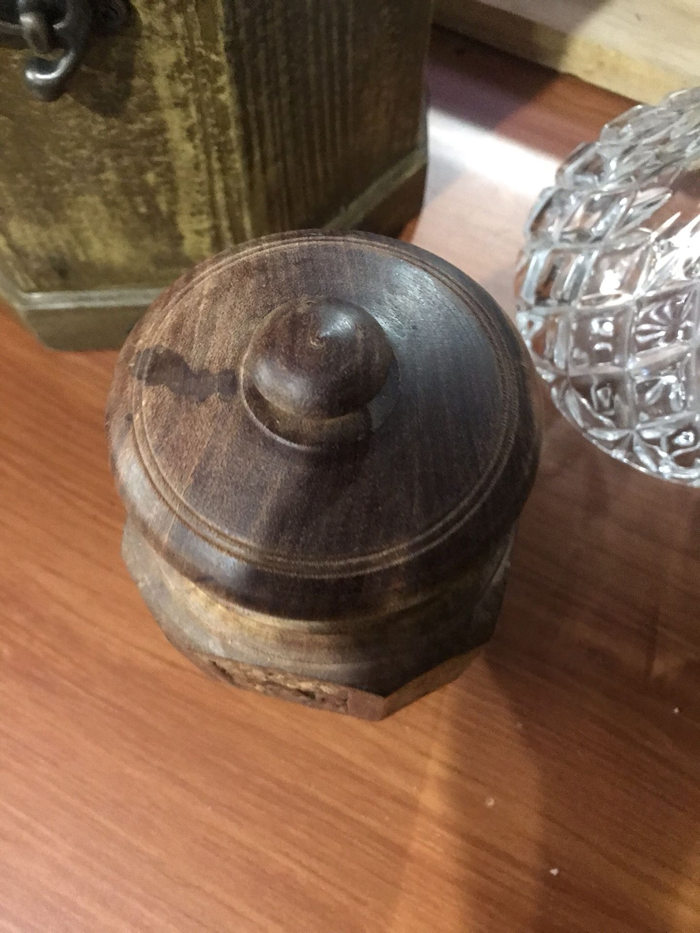 Small wooden storage canister w/lid (home/office desk decoration)