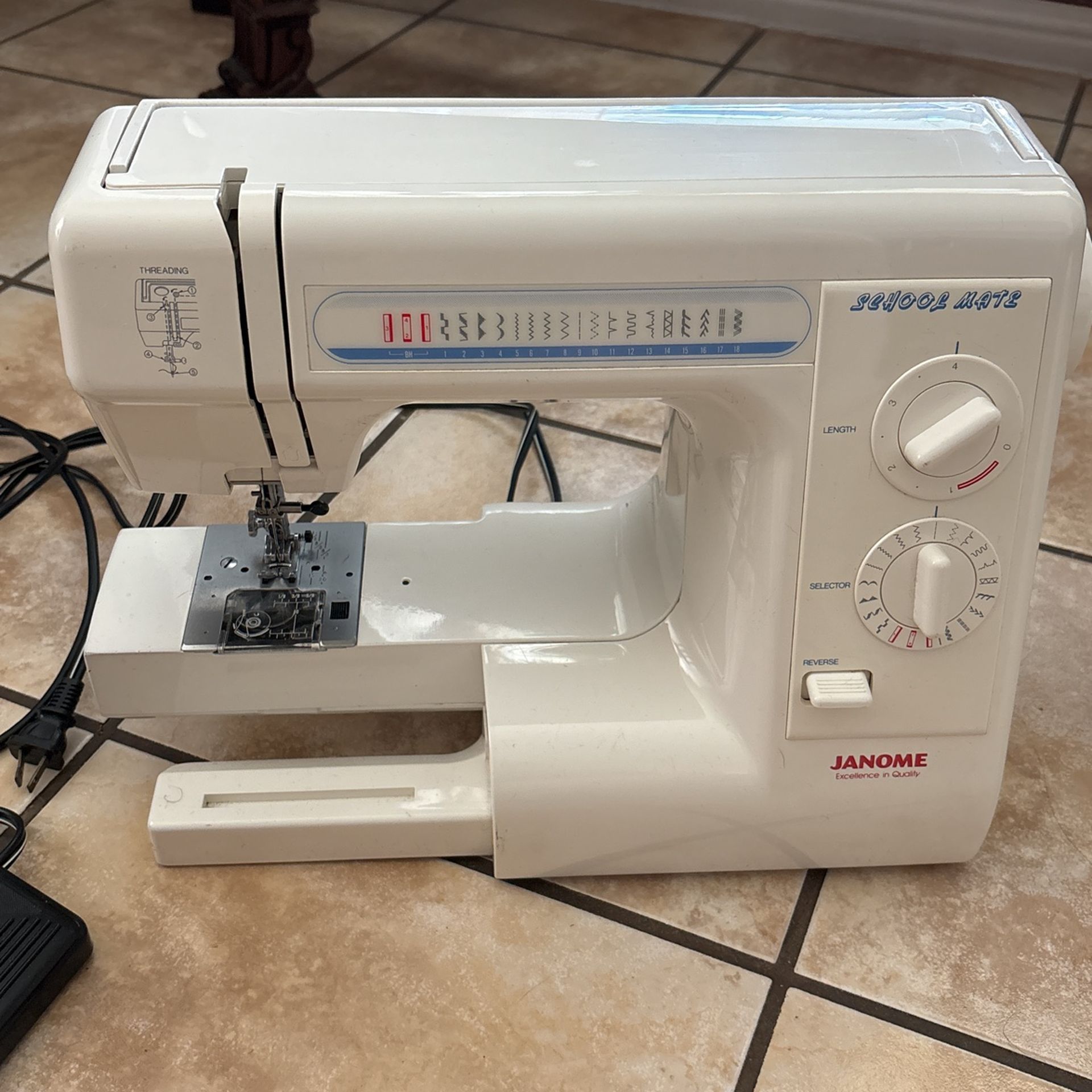 SEWING MACHINE