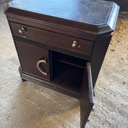 This is a vintage-inspired Councill Furniture cherry wood nightstand