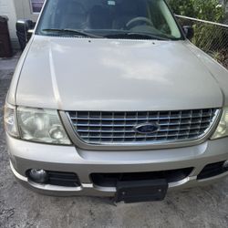 2005 Ford Explorer