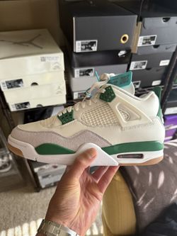 Jordan 4 SB Pine Green Size 8.5