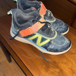 New balance Boys Baseball Cleats Size 6.5