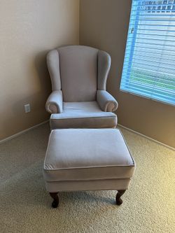 Accent chair + Ottoman