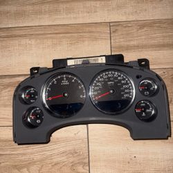 2009 / 13 Chevy Silverado Tahoe Suburban Avalanche GMC Yukon Sierra Instrument Cluster Parts Parts