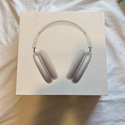 AirPod Maxes Silver