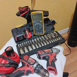 Tools And Drills Fluke 15B Digital Multimeter 